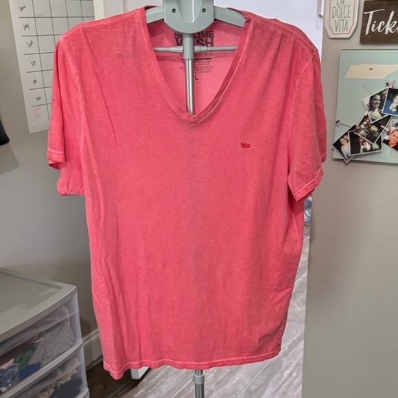BOZ Peru Surfing Men's Pink V-Neck Short Sleeve Tee - Picture 1 of 7